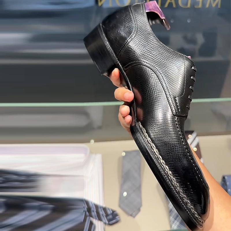 Men's Embossed Formal Leather Shoes