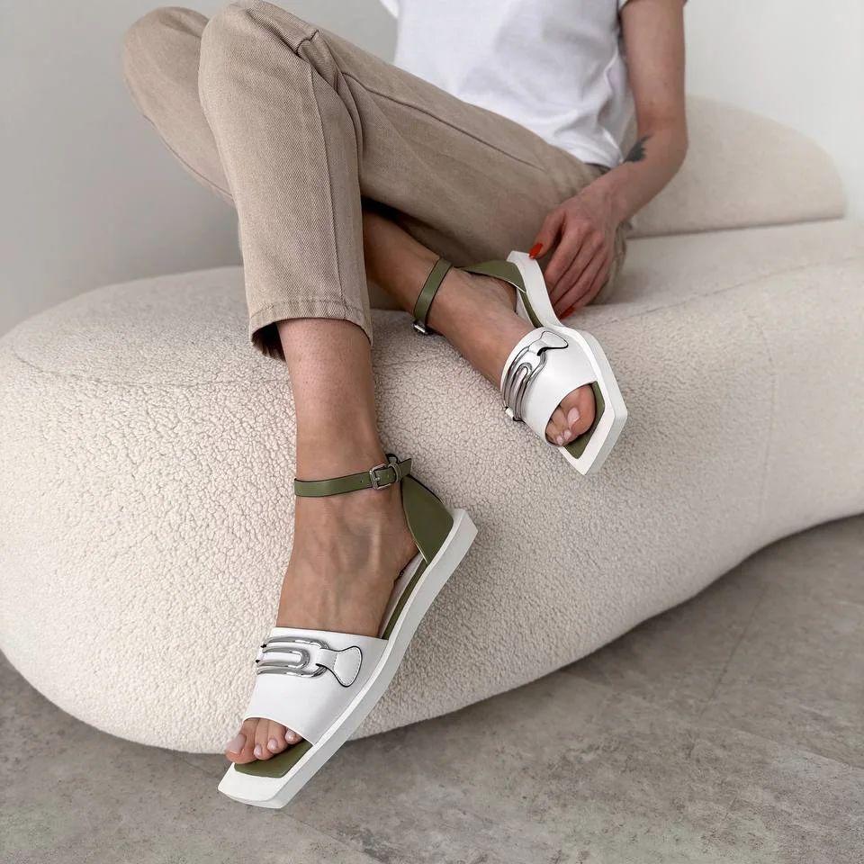 Women's Exquisite Leather Flat Sandals
